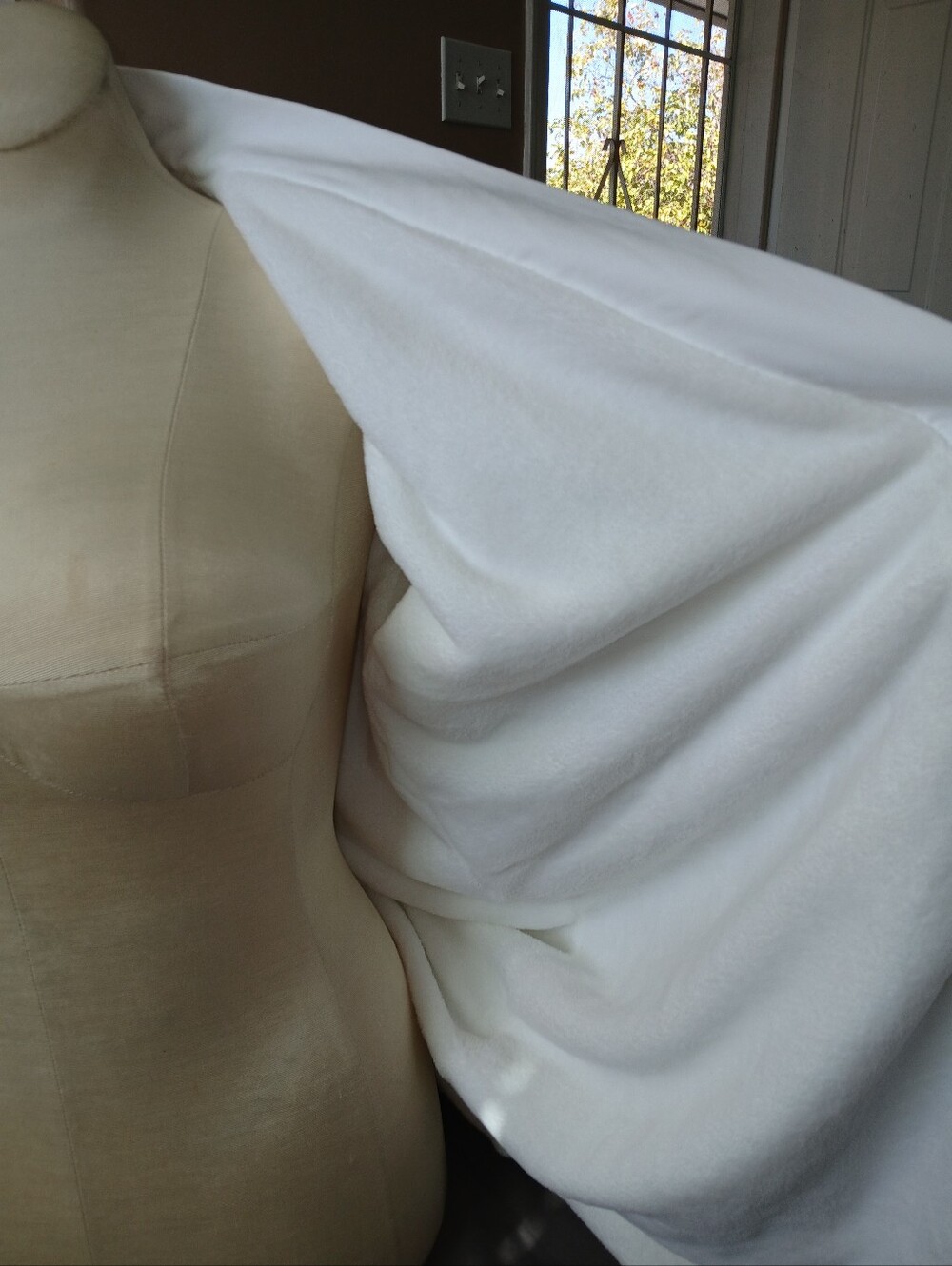 Four Seasons Spa Robe - Picture 4 of 9